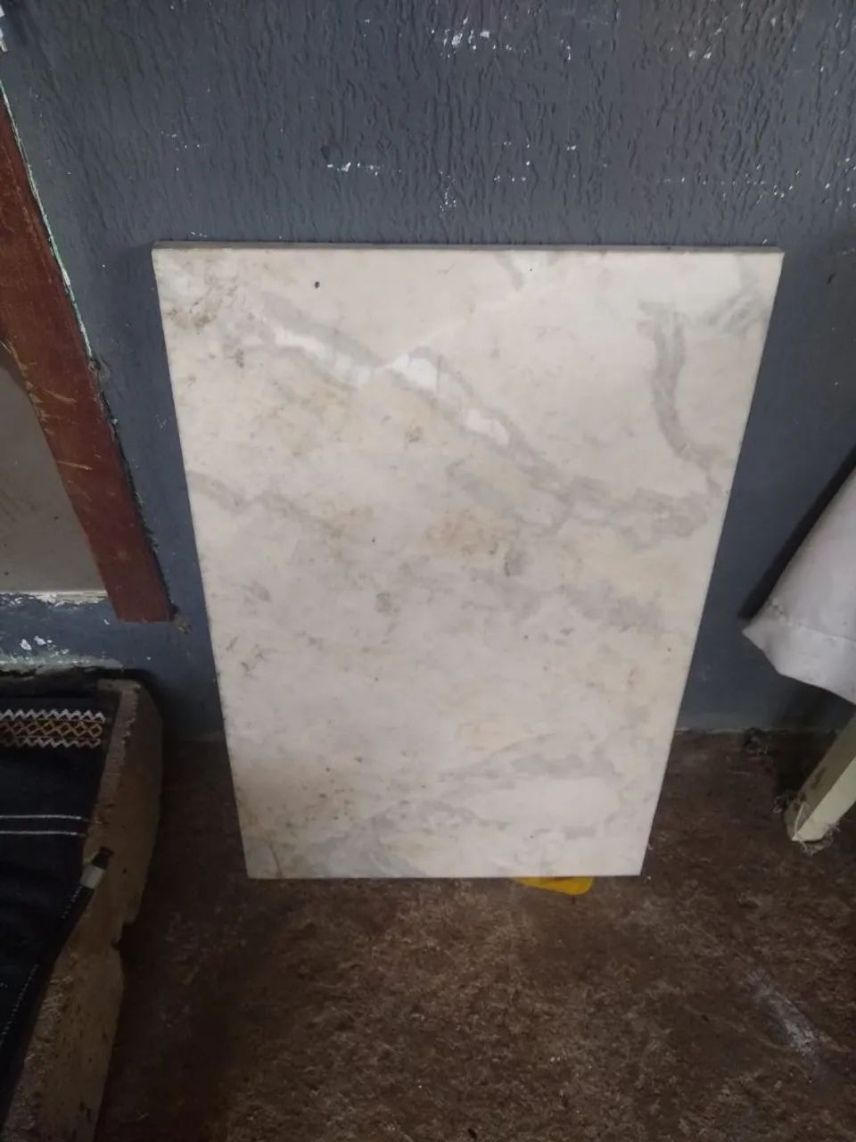 Tampo de granito em ótimas condições 