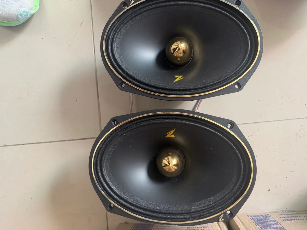 Par de trixial 6x9 zetta 340 rms cada