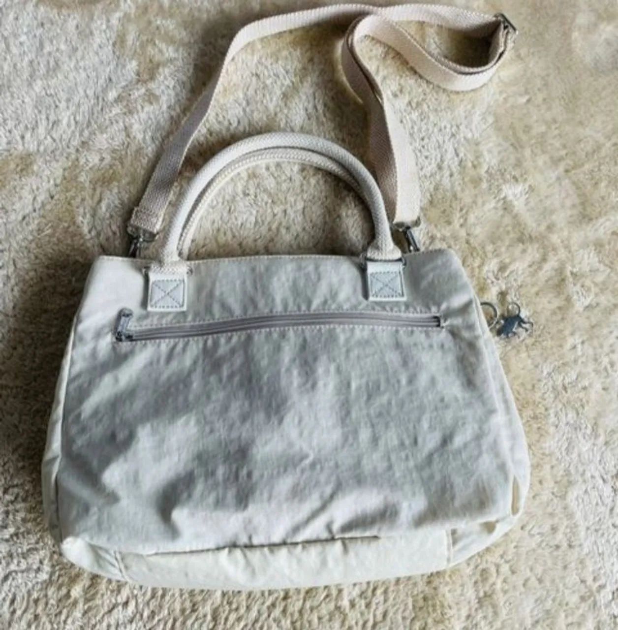 Bolsa kipling original creme comprada no Japão  - Foto 4