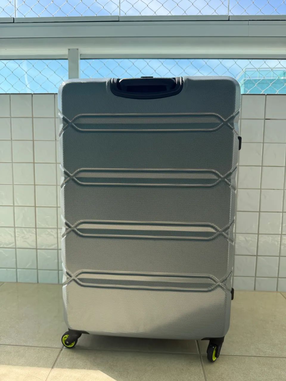 Mala Nautica 32 polegadas Grande Rígida com 4 Rodas - Nova - Foto 5