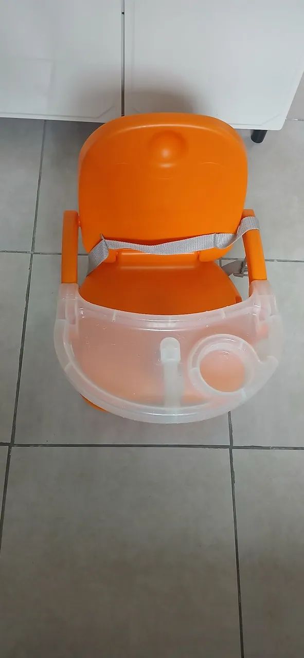 Cadeira de alimentação infantil 