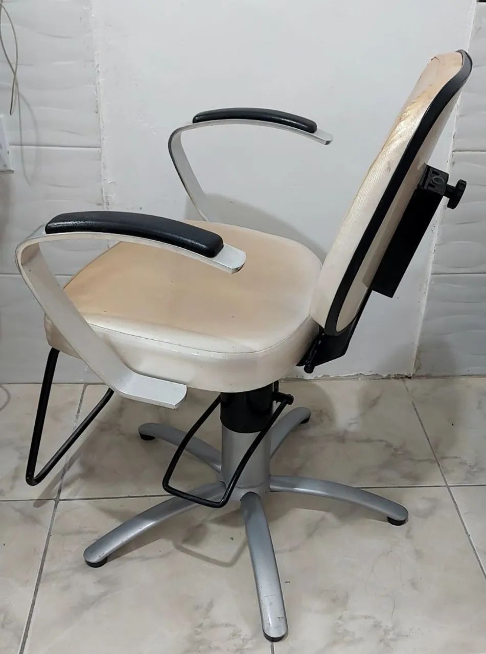 CADEIRA DE SALÃO COURO HIDRAULICA - Foto 5