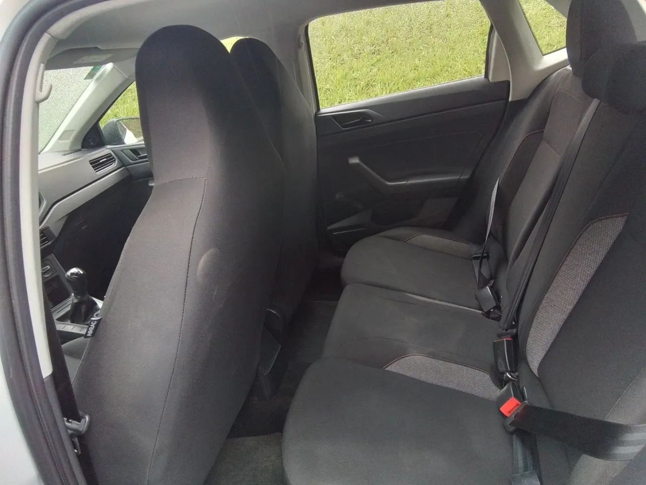 Volkswagen Polo Track 1.0 Flex 12V 5p, foto 10 de 13