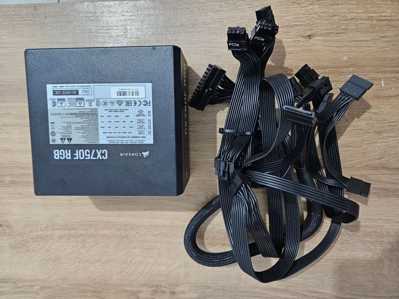 Fonte de Alimentação Corsair CX750F RGB 80 Plus Bronze Full Modular - Foto 2