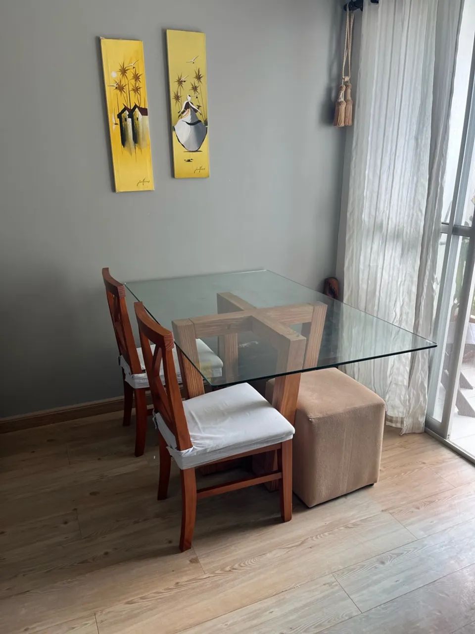 Mesa de jantar base em madeira e tampo de vidro - Foto 2