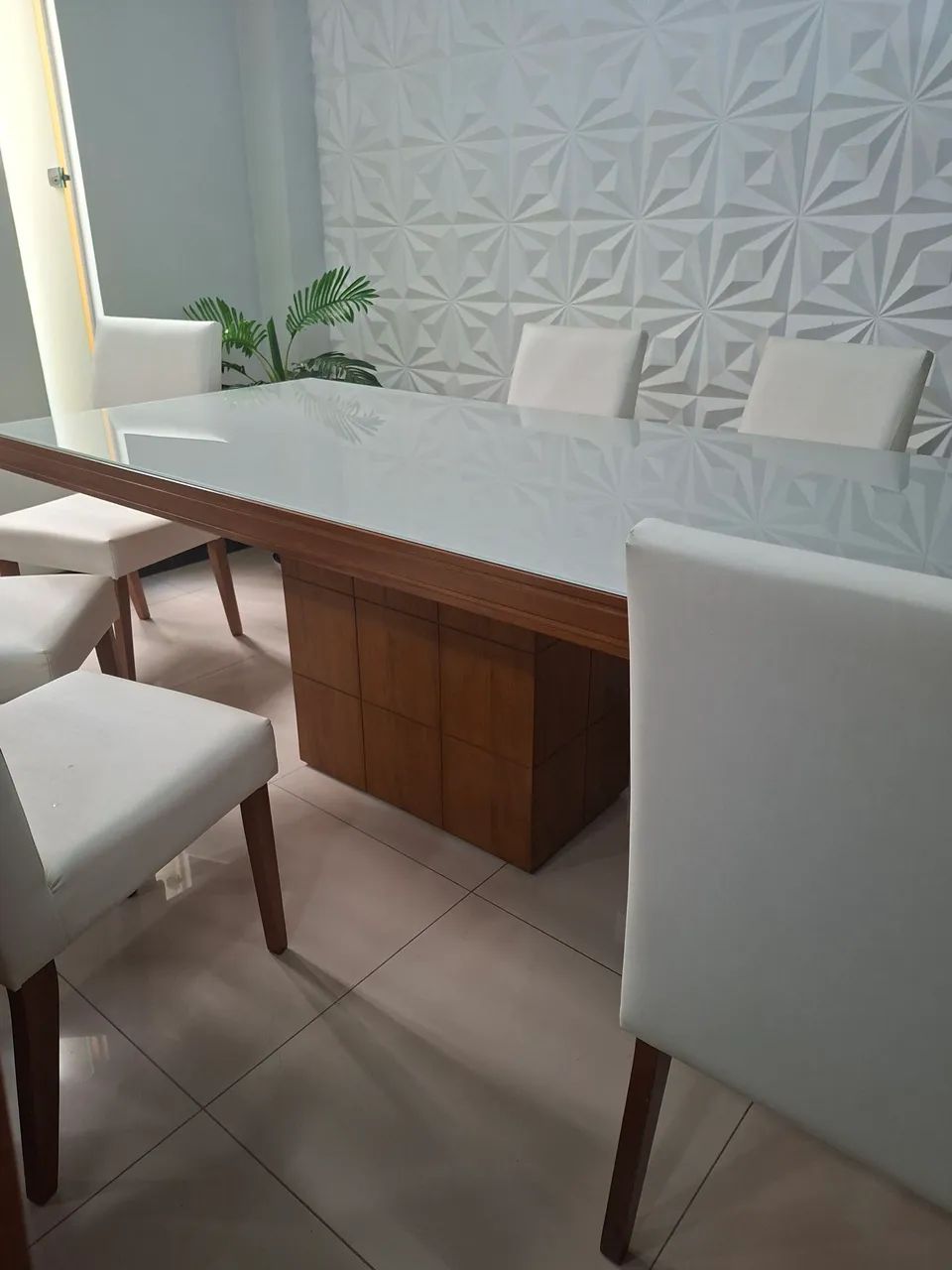 Mesa madeira imbuia com 8 cadeiras - Foto 4