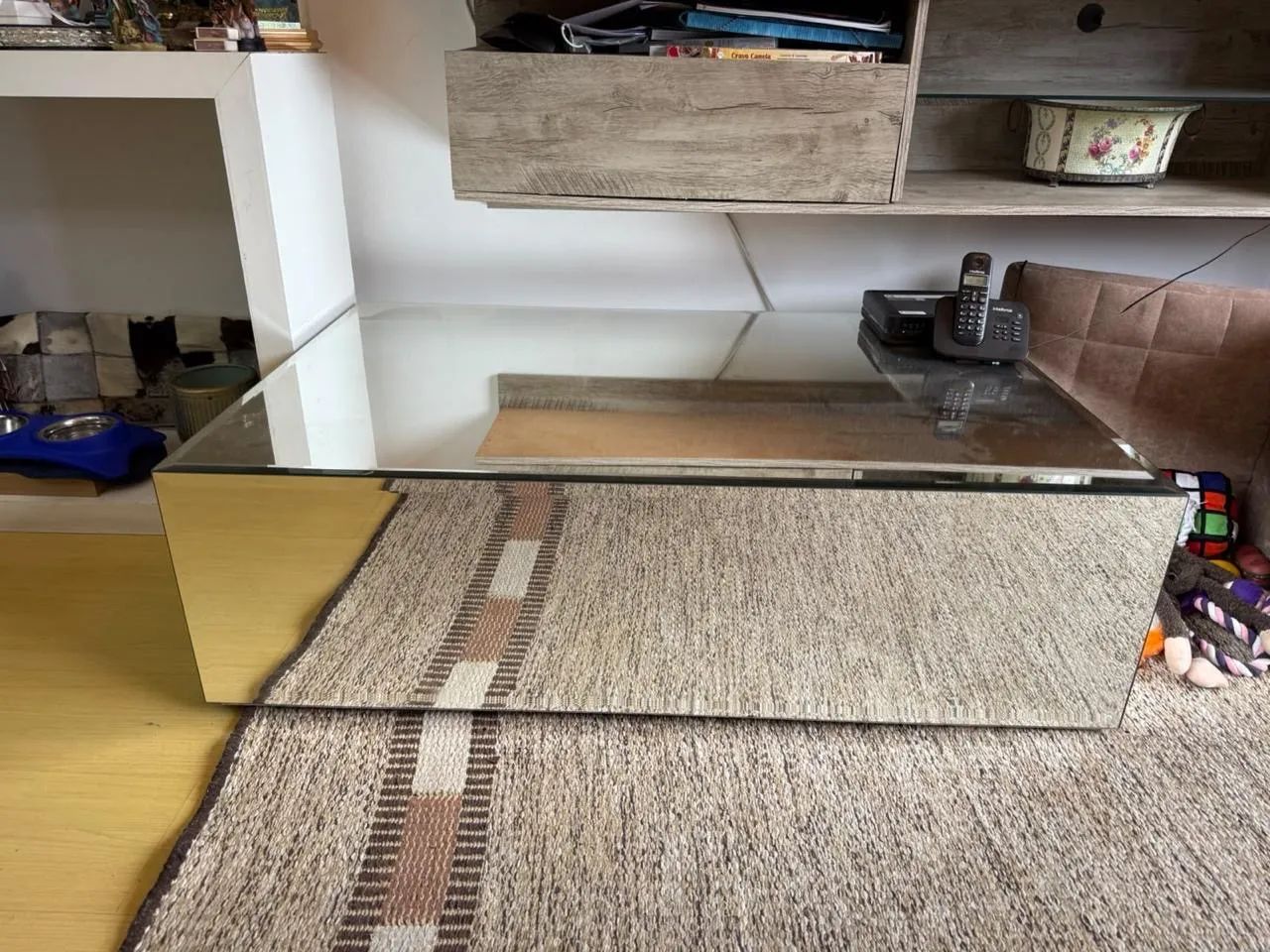 Mesa de centro espelhada 