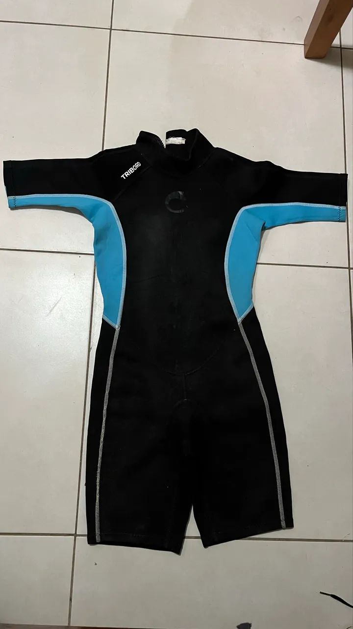 Roupa de surf infantil 