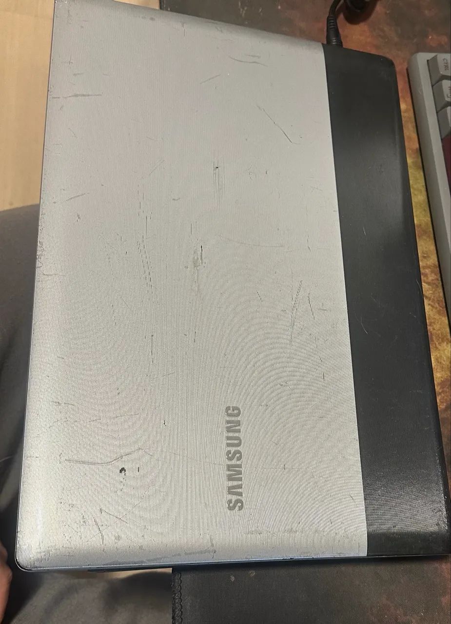 Notebook Samsung i3-2330M 8GB de RAM 120GB SSD Formatado