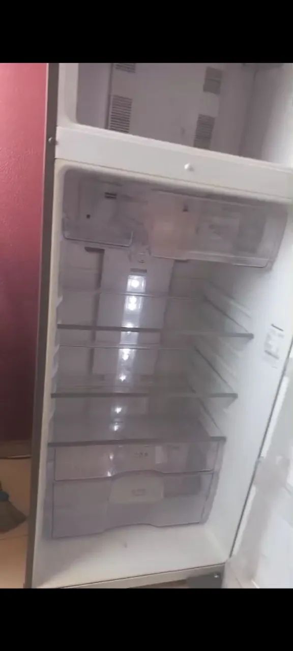 Vendo geladeira Panasonic - Foto 3