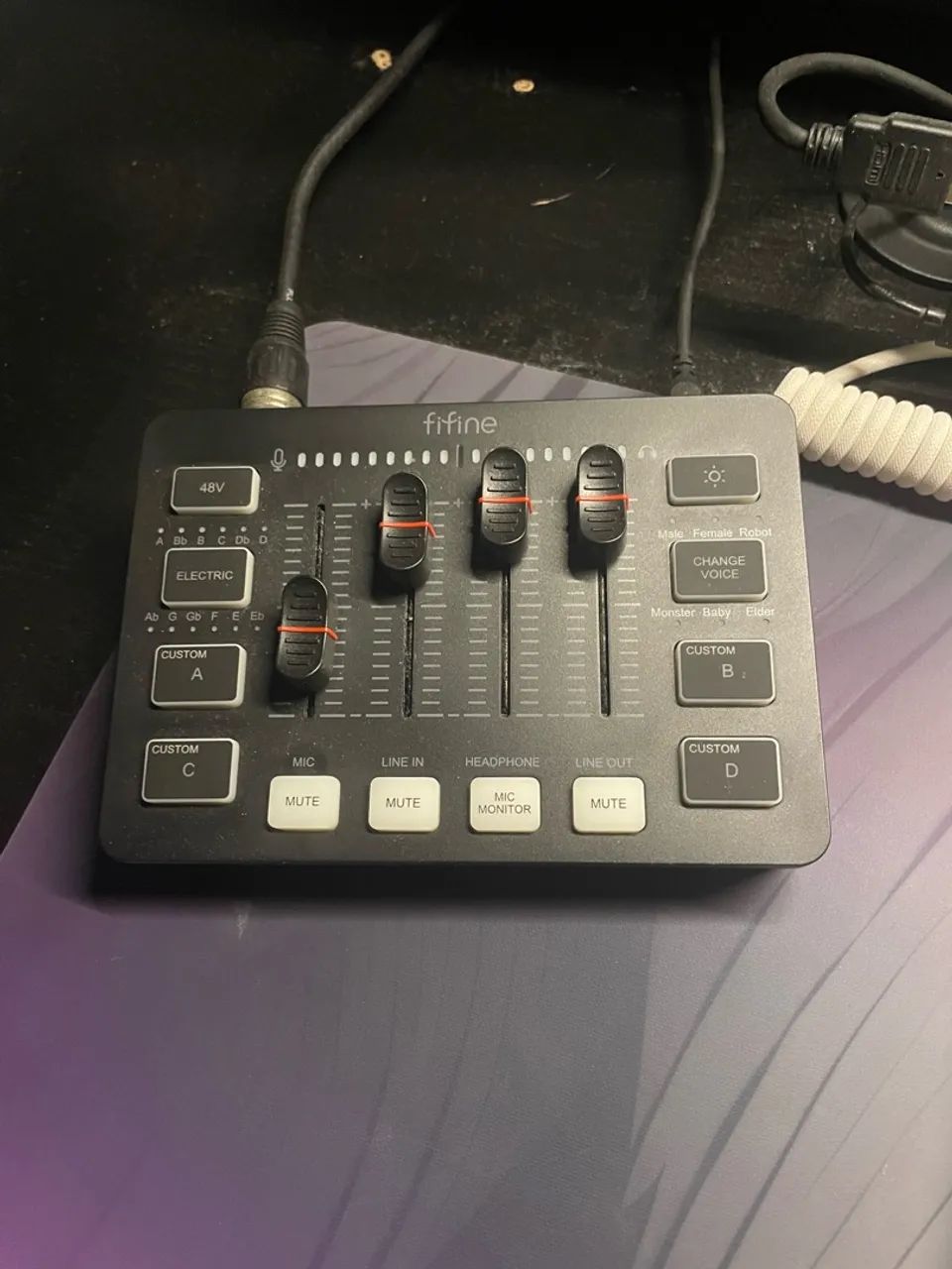 Interface de áudio fifine
