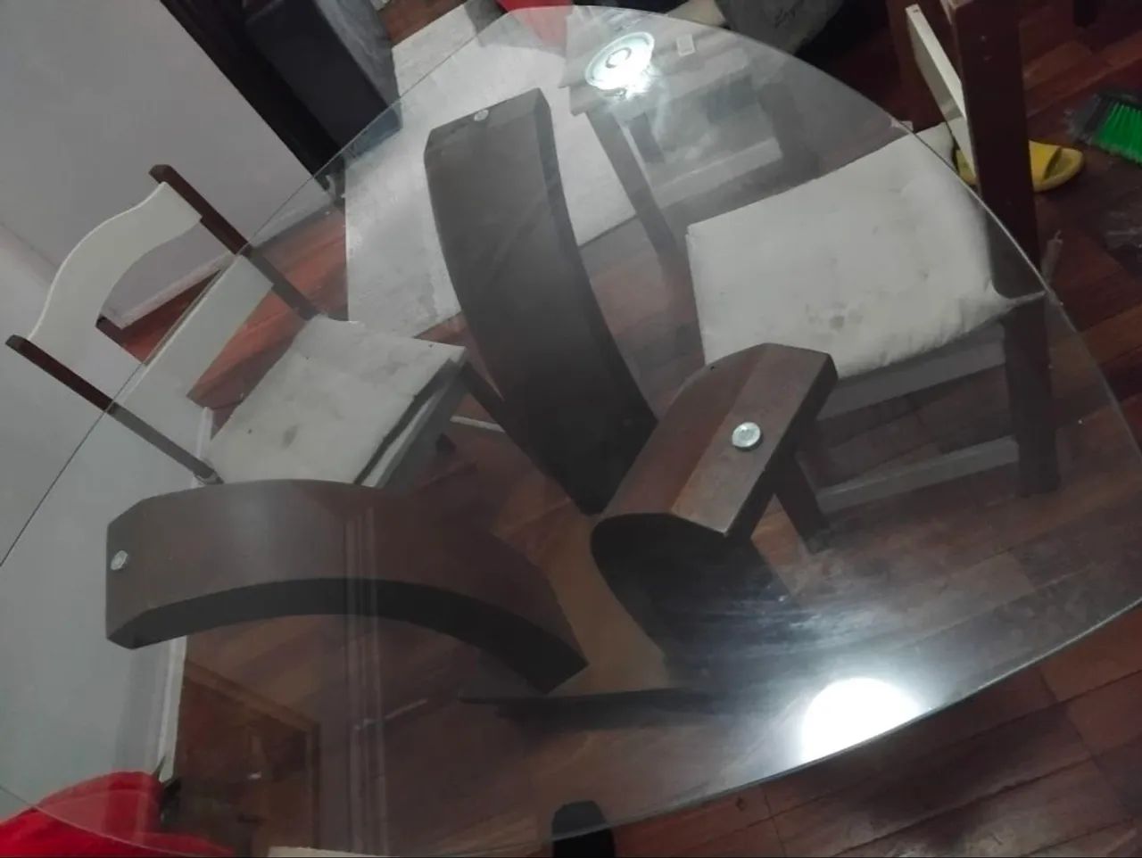 Mesa com quatro cadeiras - Foto 2