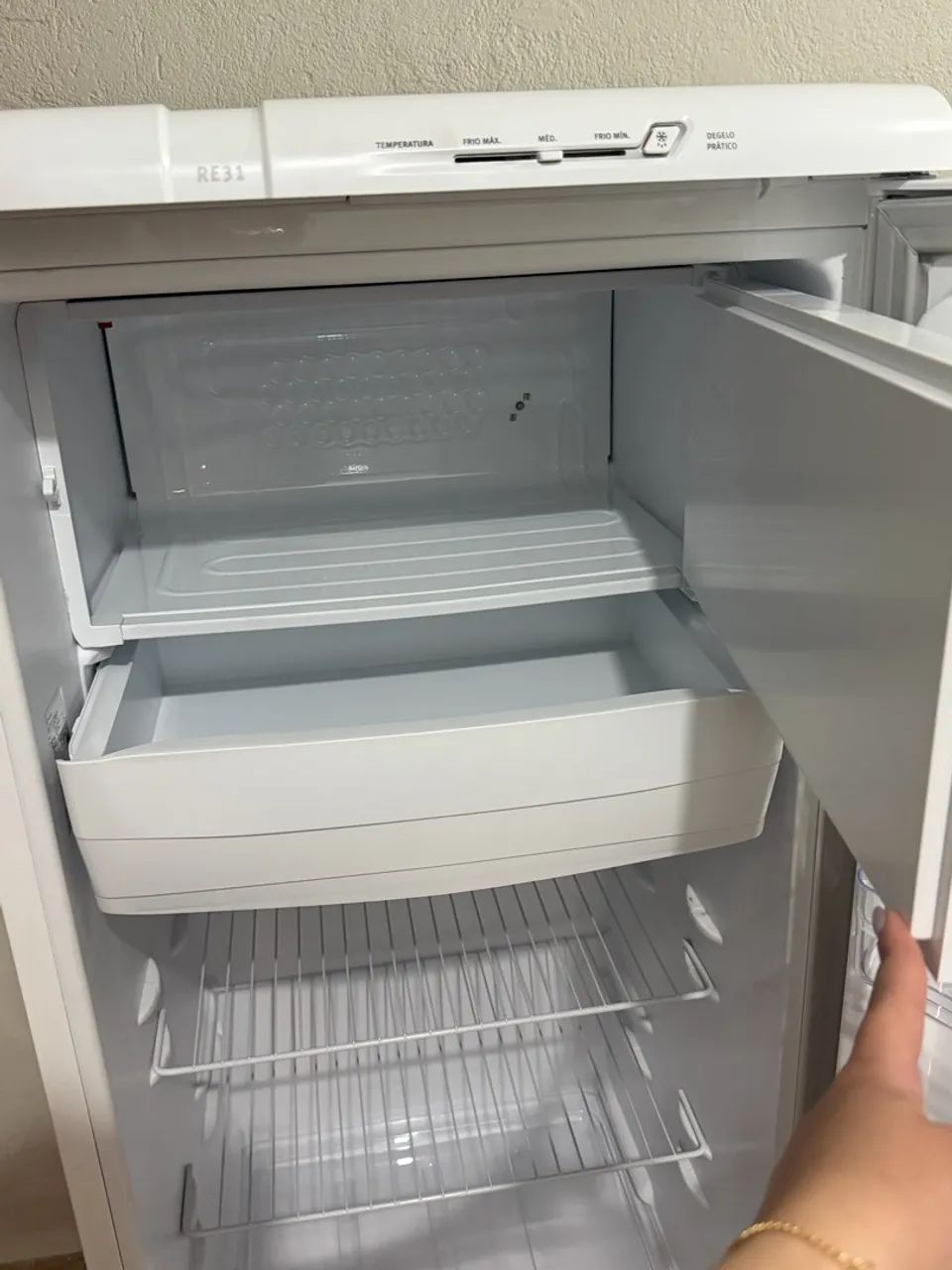 Vende- se Geladeira Electrolux nova - Foto 5