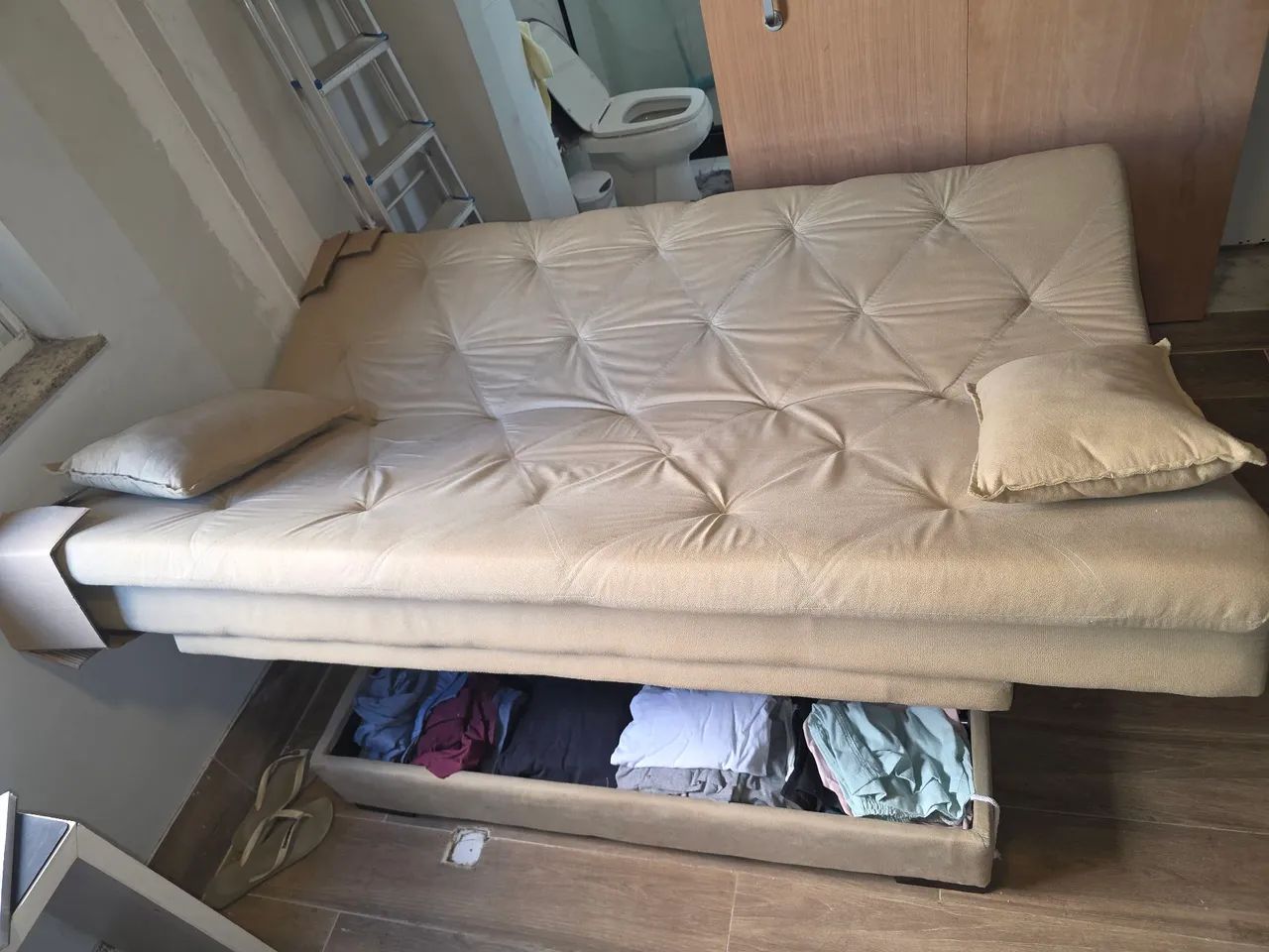 SOFA CAMA COM BAU, 3 MESES DE USO! - Foto 5