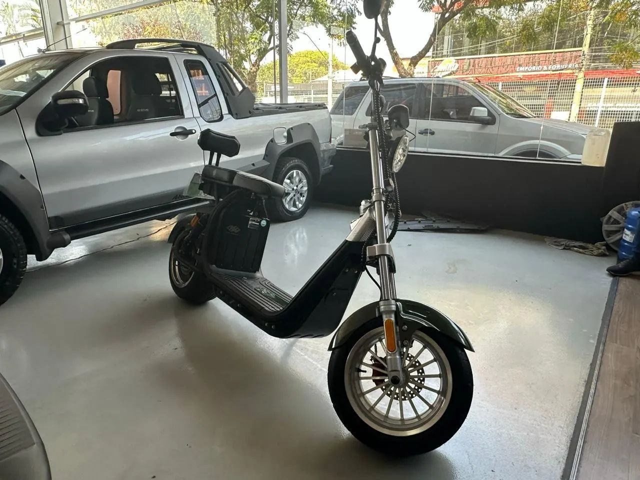 Moto elétrica  verde e  cinza - Foto 4