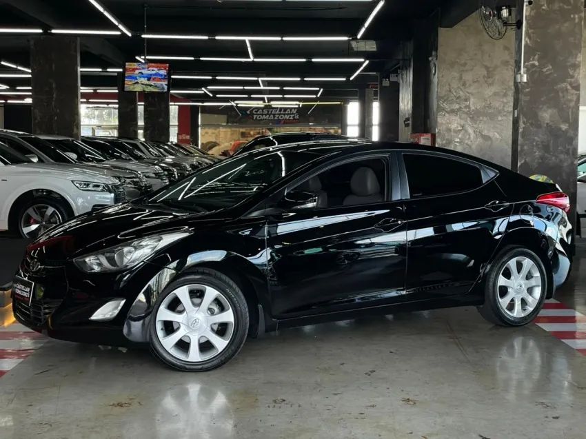Hyundai Elantra 2012