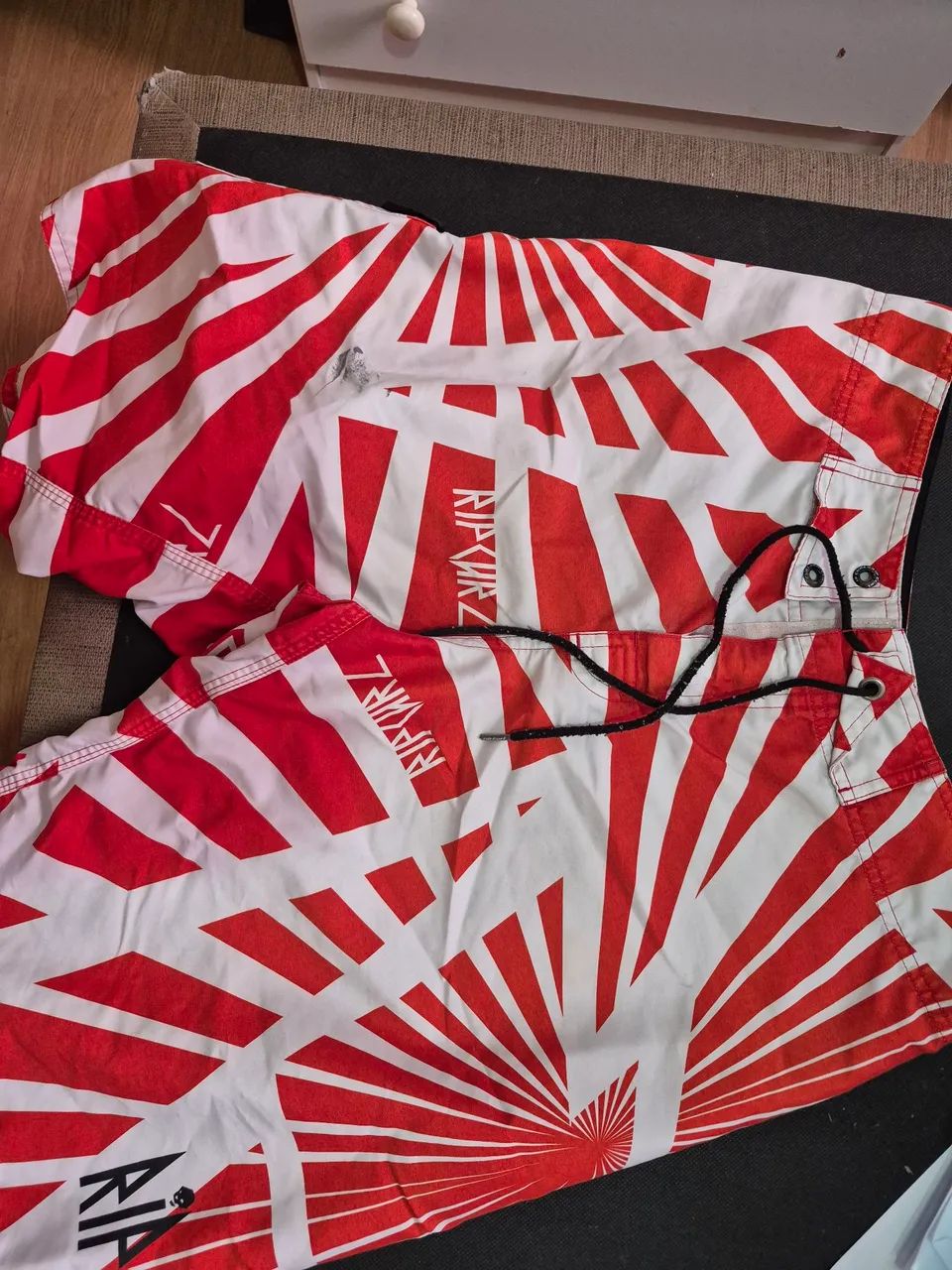 Bermuda Ripcurl também 40 