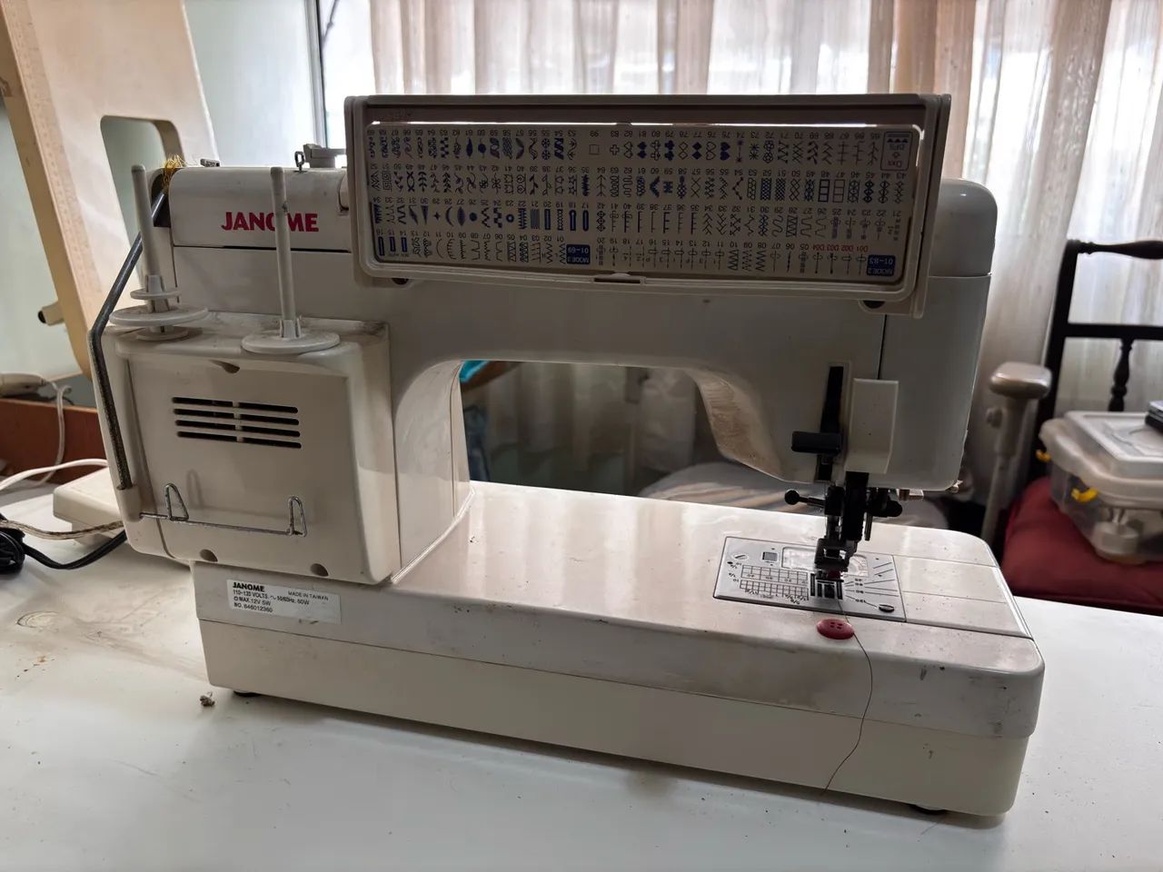 Máquina de costura memory craft 6600 usada em ótimo estado  - Foto 4