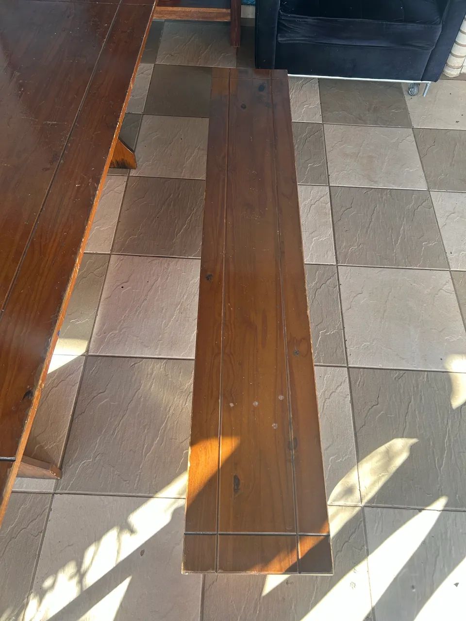Mesa e bancos  - Foto 2