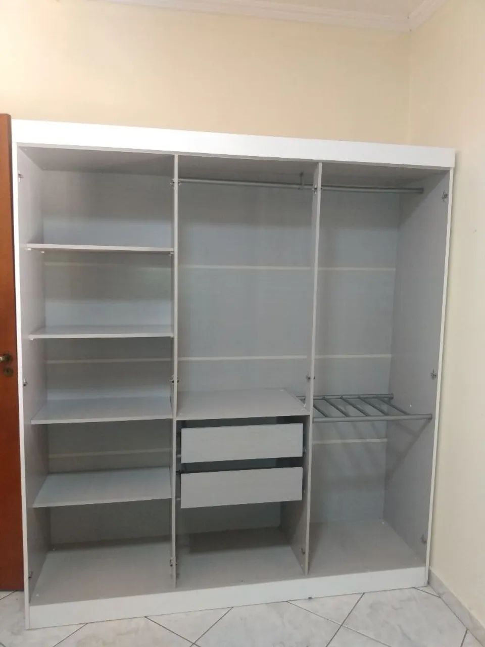 Guarda roupa de solteiro MDF - Foto 2