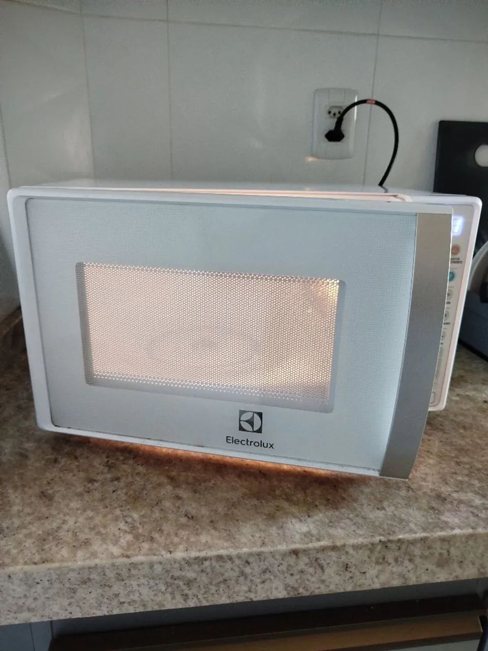 Microondas Eletrolux 20 Litros - Defeito - Foto 2