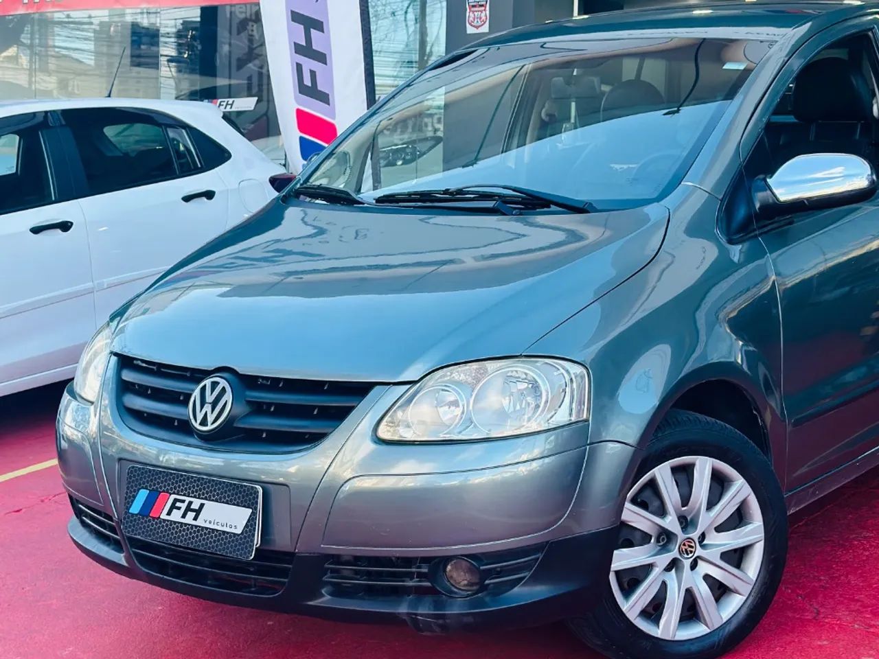 Volkswagen Fox 1.0 MI Total Flex 8V 5P 2009 - Foto 2