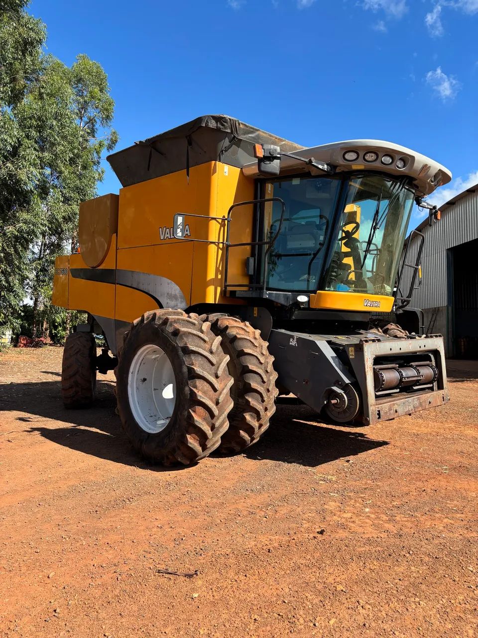 Colheitadeira Valtra BC7500 ano 2010 muito conservada