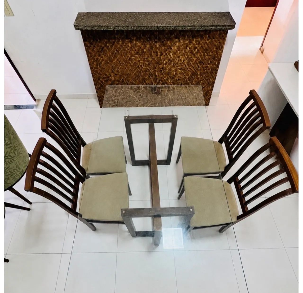 Mesa de jantar com conjunto de 4 cadeiras  - Foto 2
