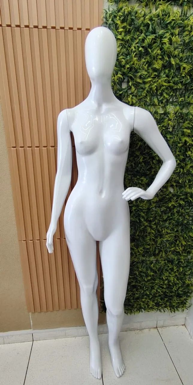 MANEQUIM FEMININO POSE