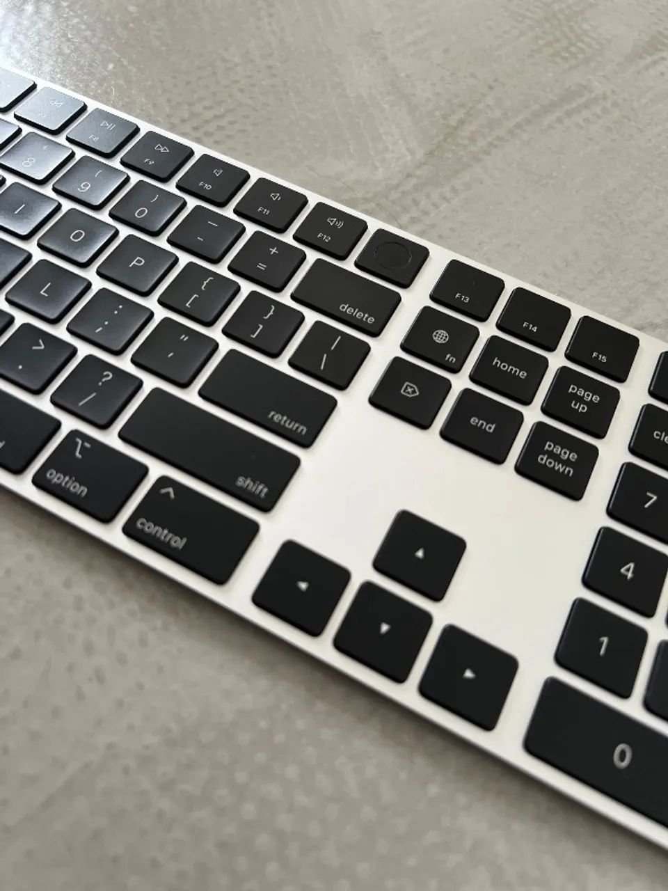 Teclado Apple Magic Keyboard com Touch ID | W e R com defeito - Foto 5