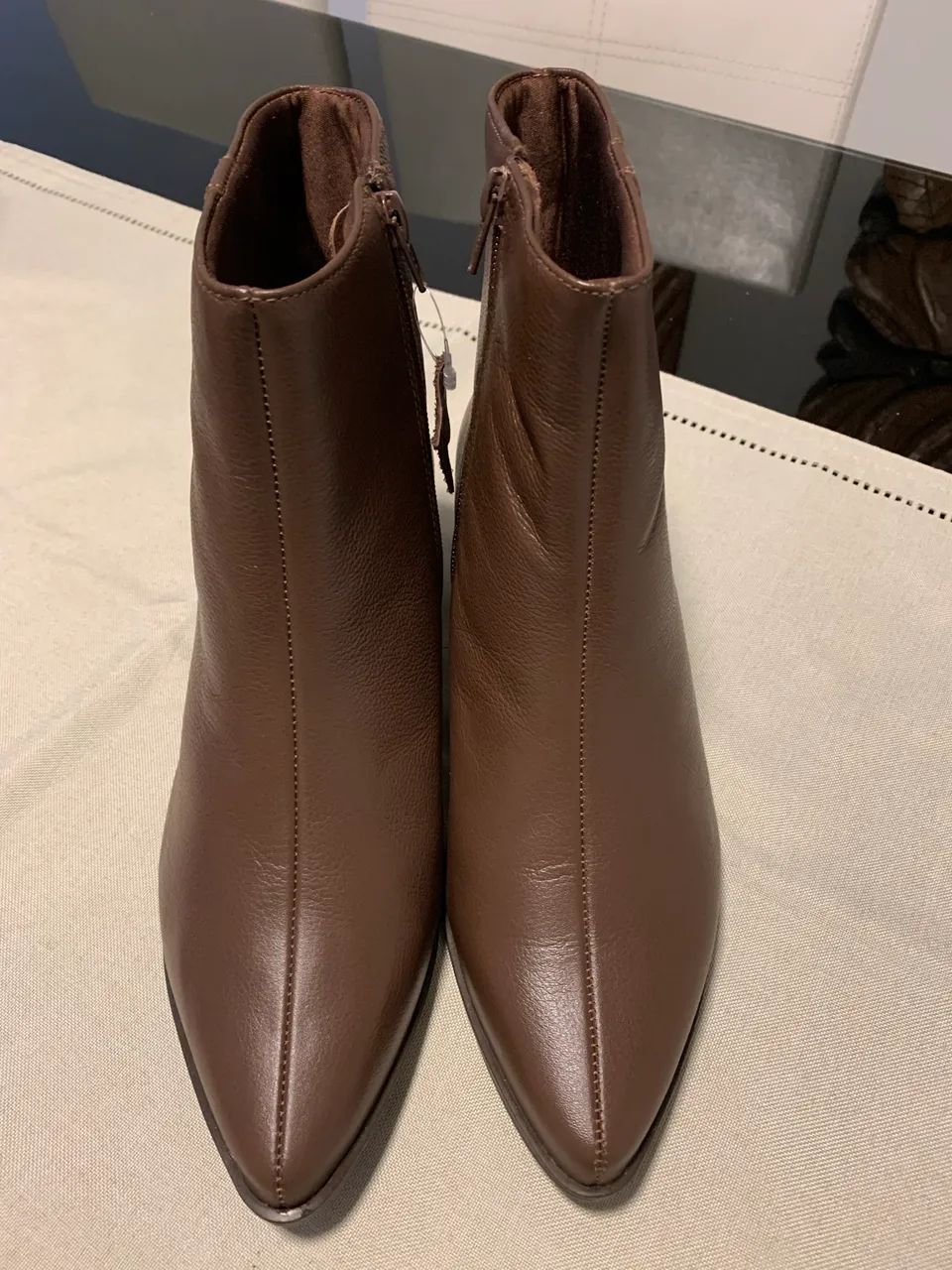 Bota em couro marrom - Foto 4