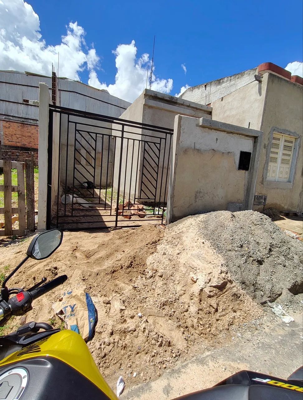 Vendo casa em ponto de lage toda rebocada 5x25