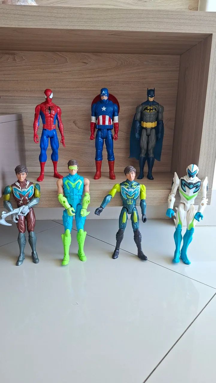 Bonecos super Heróis 