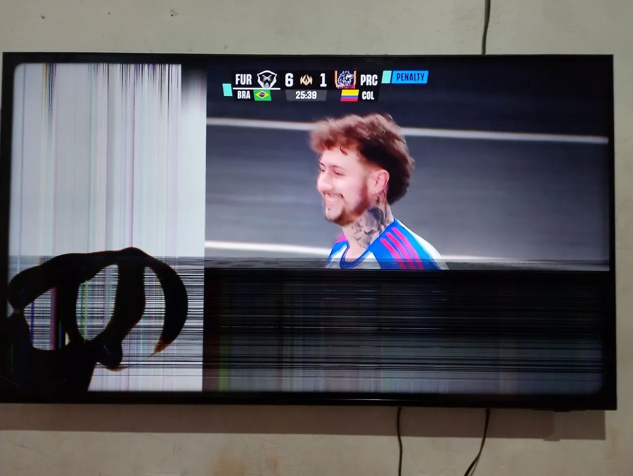 Vendo ou troco Tv Samsung Crystal 50 polegadas 