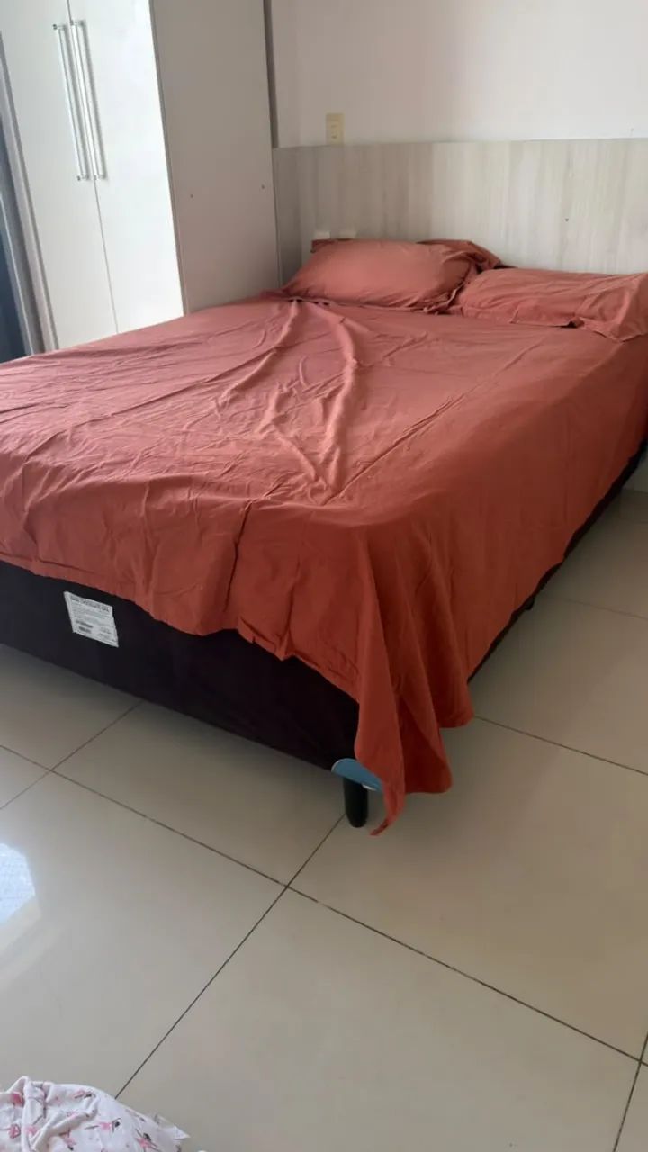 Cama de Casal bem conservada