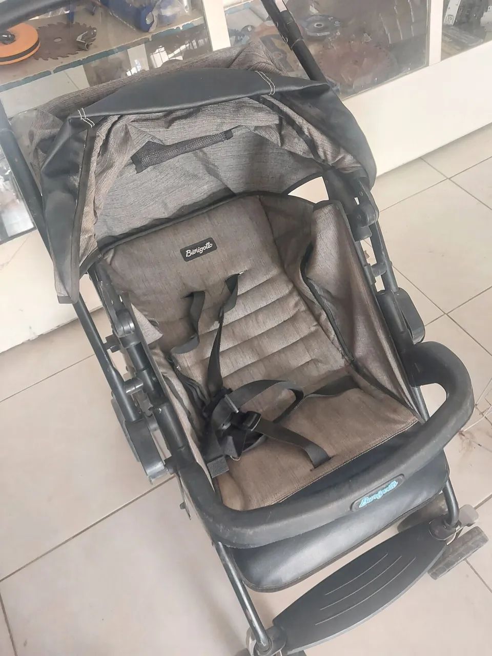 Carrinho de bebe com bebê conforto e base para carro - Foto 2