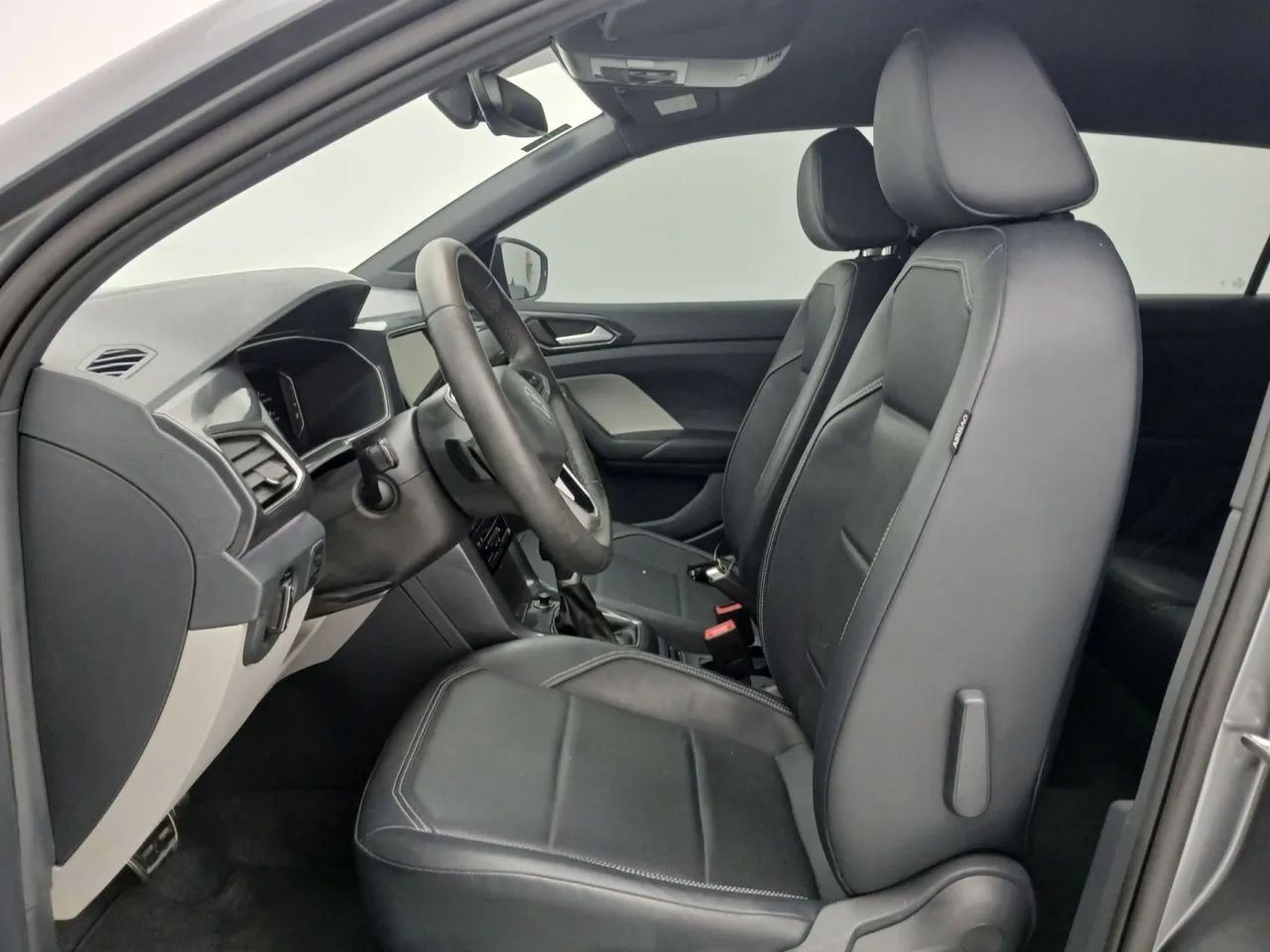 Volkswagen T-Cross Highline 1.4 TSI Flex 16V 5P AUT, foto 16 de 18