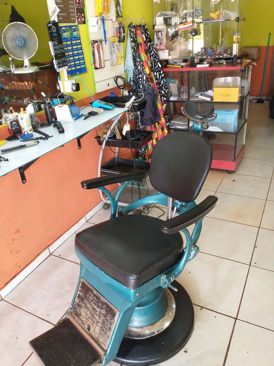 lindíssima cadeira de barbeiro  - Foto 2