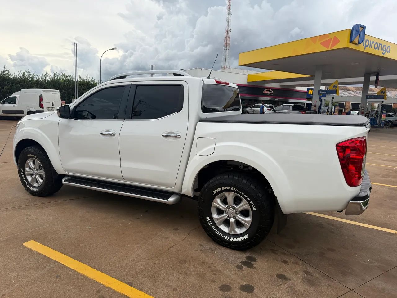 Nissan Frontier LE CD 4X4 2.3 Bi-TB Diesel Aut. 2018 - Foto 2