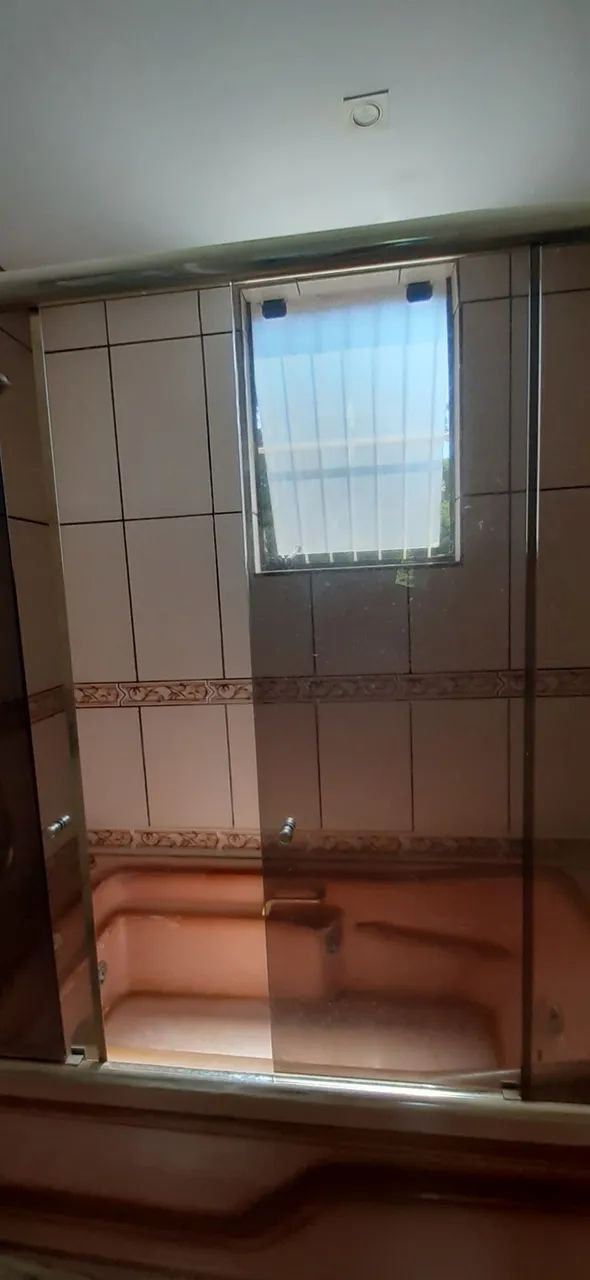 Box 8mm incolor altura 1.44 x  2.00 largura com uma porta que abre ! - Foto 2