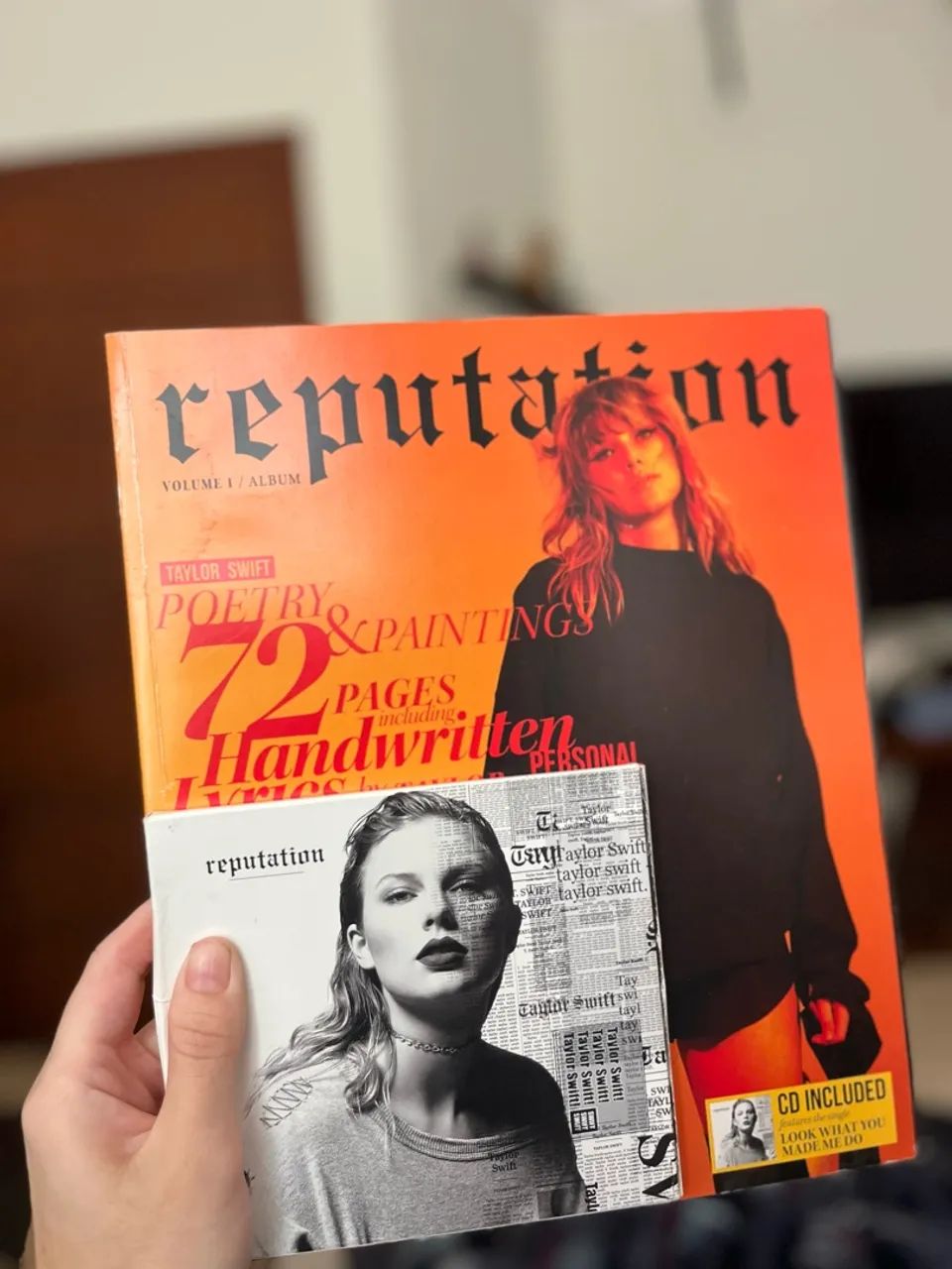 Taylor Swift Reputation Magazine Volume 1 2017 com CD