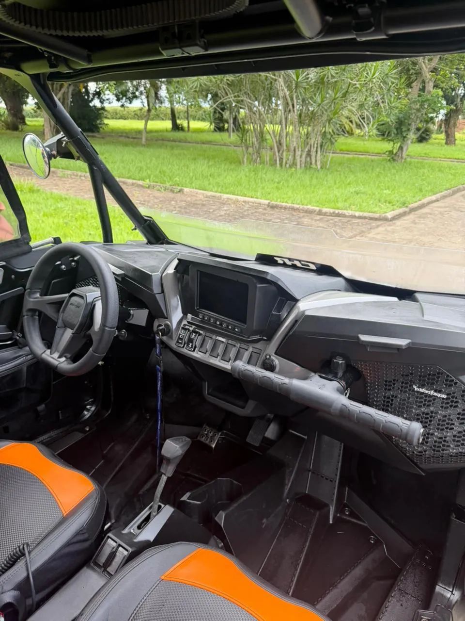 UTV Polaris RZR 1000 - Foto 2