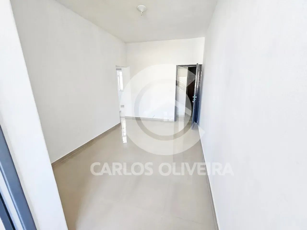 Imóvel para aluguel possui 60m² com 2 quartos e  lance de escada 1 vaga  em Méier  - RJ - Foto 2