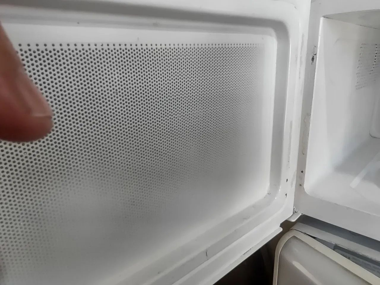 Micro-ondas Eletrolux 220 volts 30 litros funcionando perfeitamente  - Foto 4