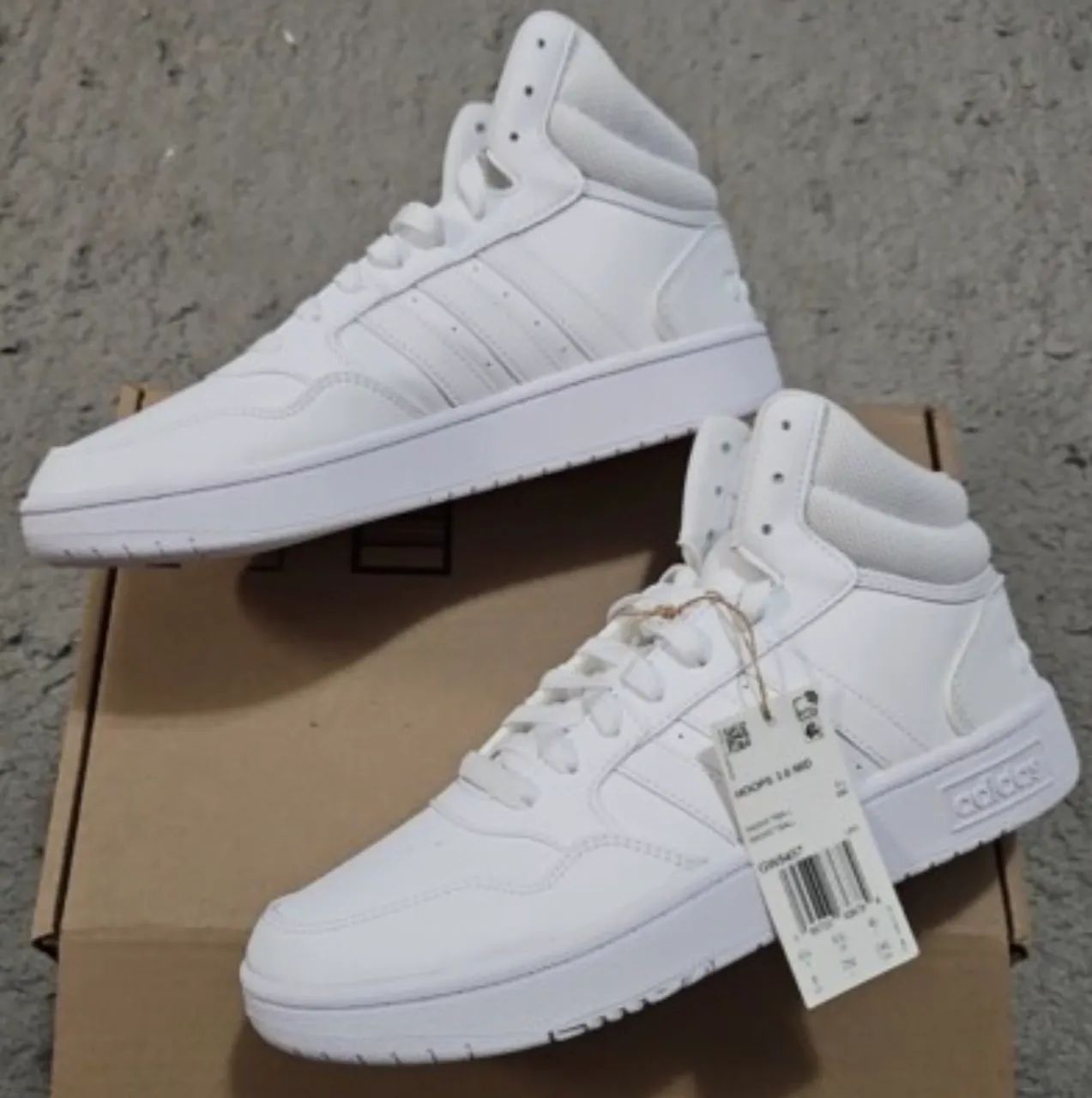 Tênis adidas 