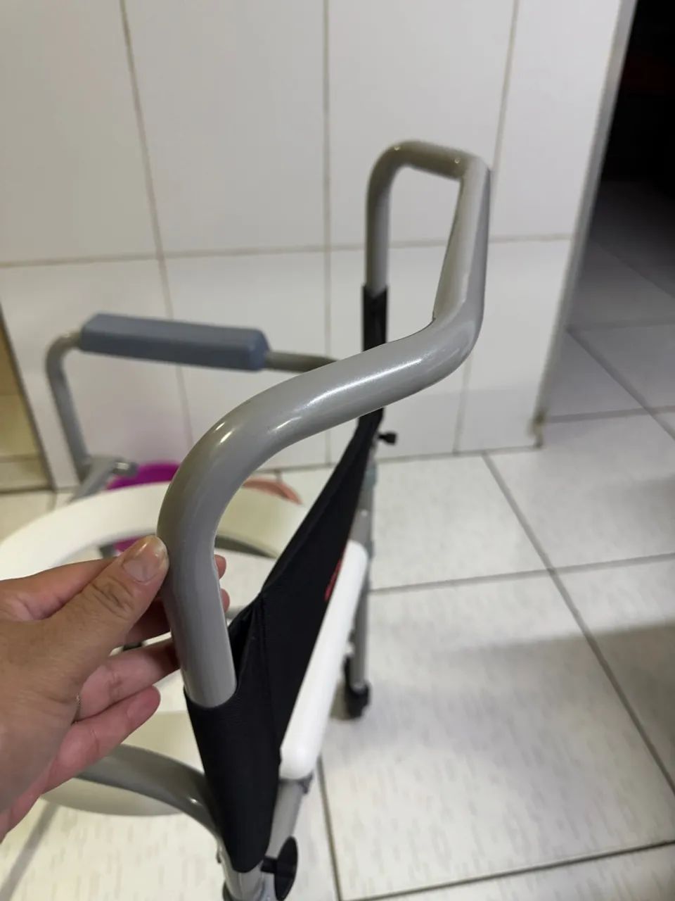 CADEIRA DE BANHO DOBRÁVEL  - Foto 5