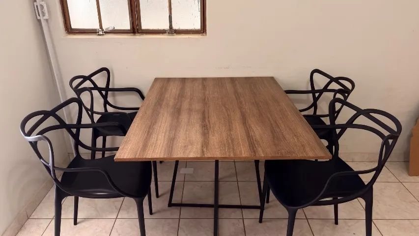 Mesa de 4 cadeiras 