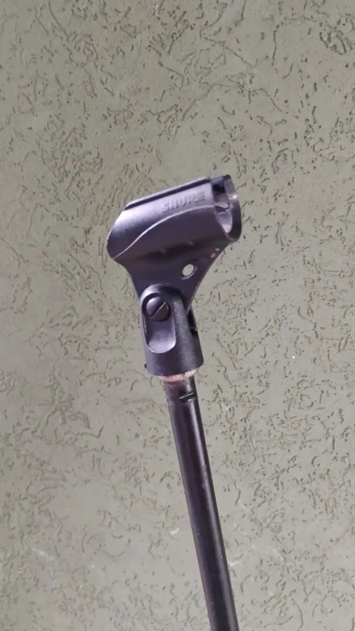 Pedestal para microfone.