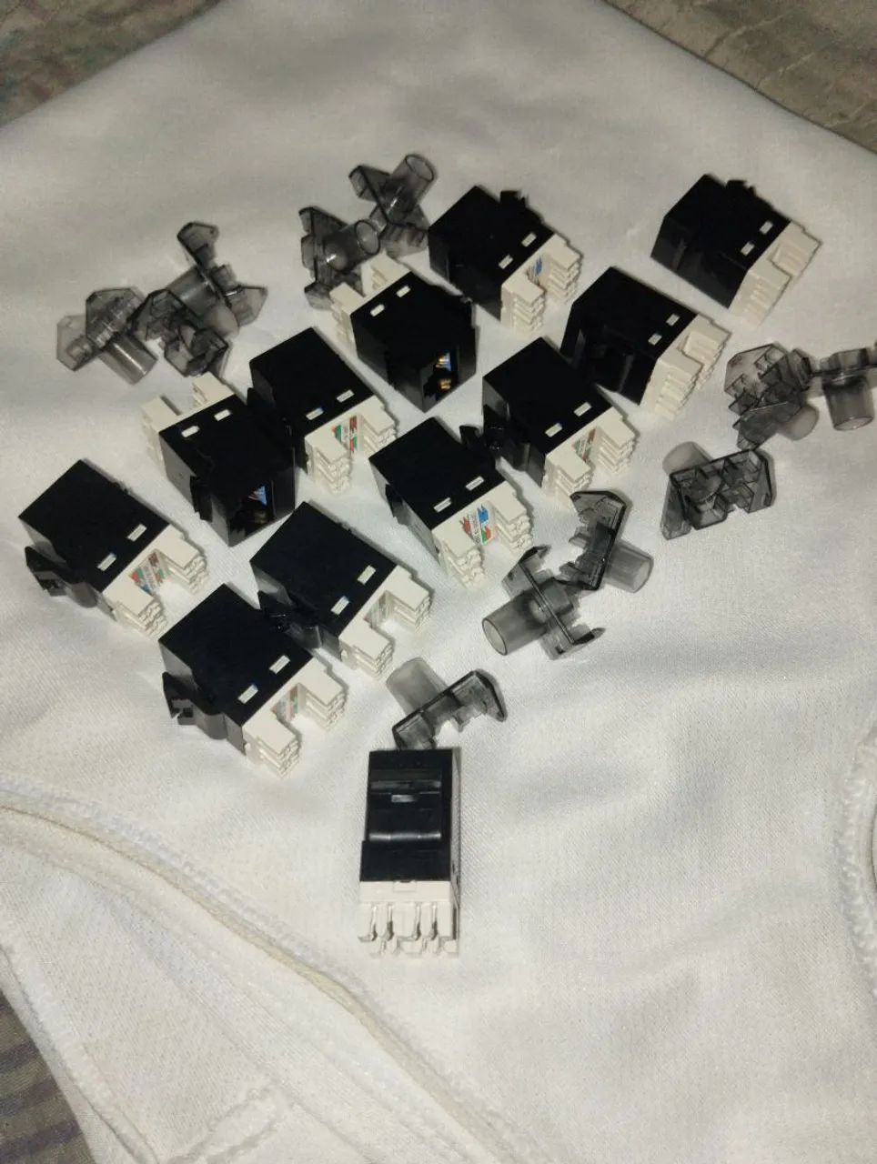 Kit-12 tomadas fêmea RJ45 COMMSCOPE Cat6 preta - Foto 2