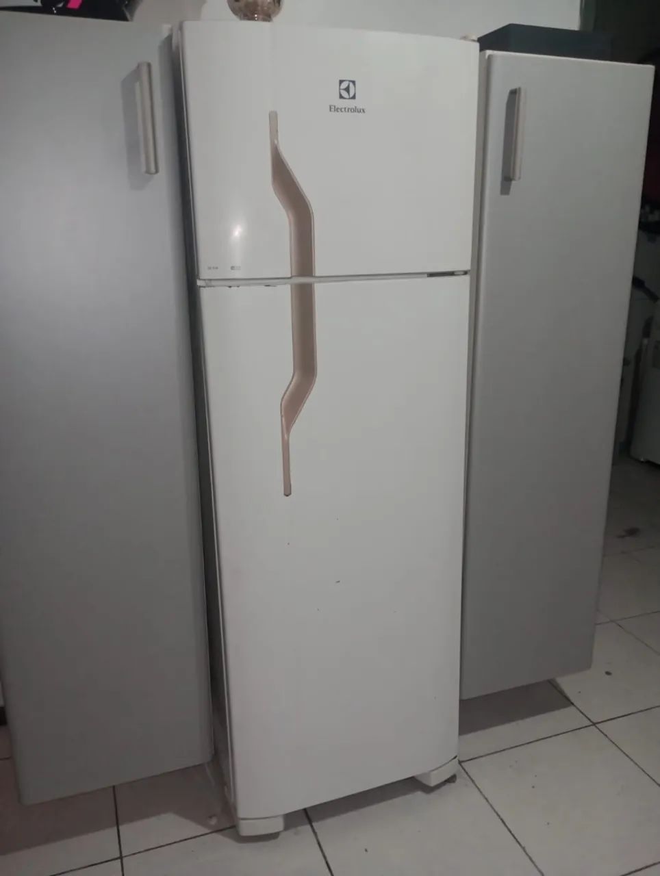 Vendo geladeira 